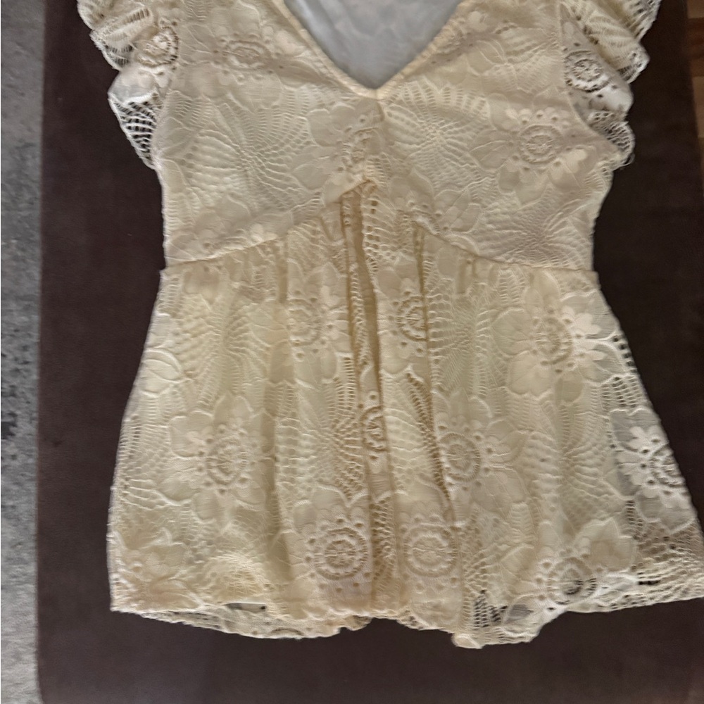 Girls' Cream Lace Flutter Sleeve Peplum Top